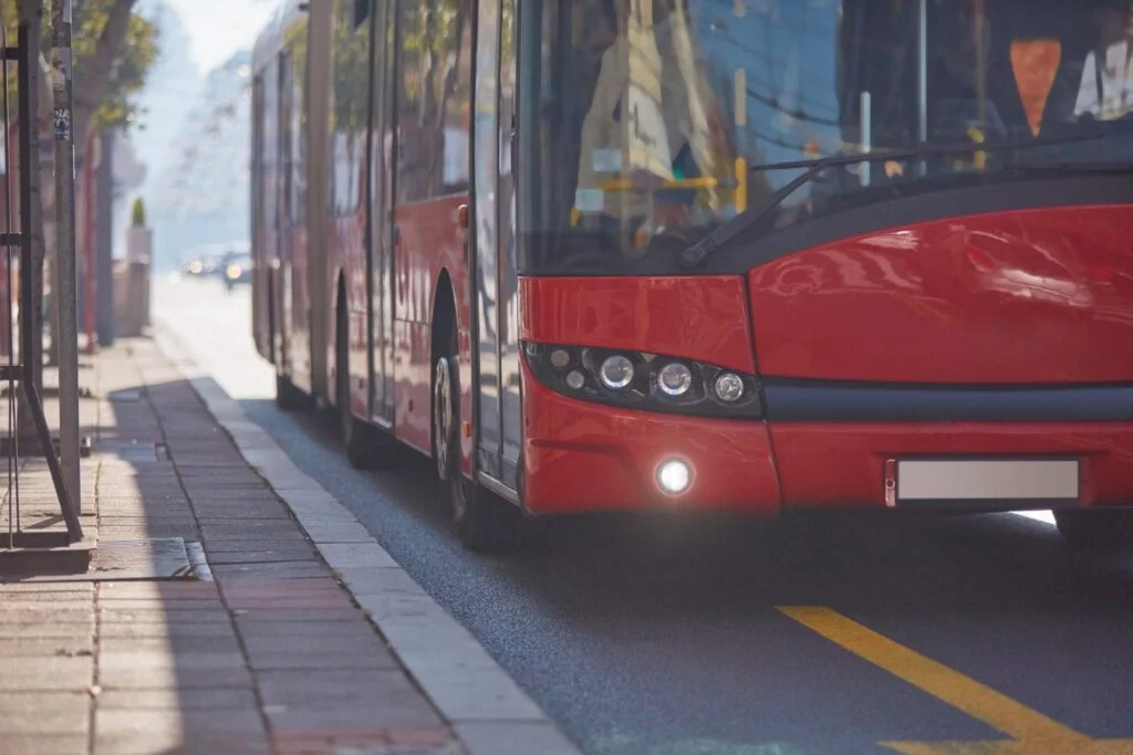 Wer seine Abo-Tickets für den ÖPNV wegen der Krise nicht mehr oder nur eingeschränkt nutzen kann, sollte sich an den Verkehrsverbund wenden.